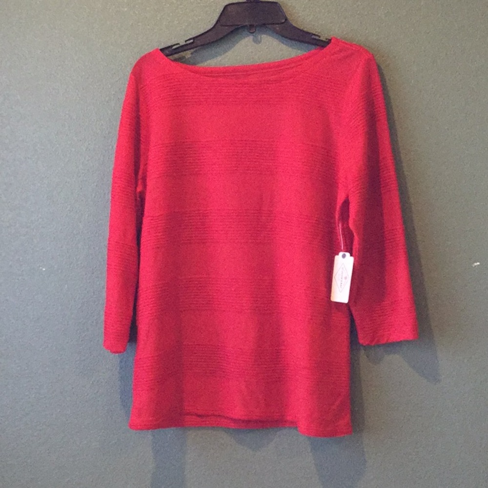 NWT red top